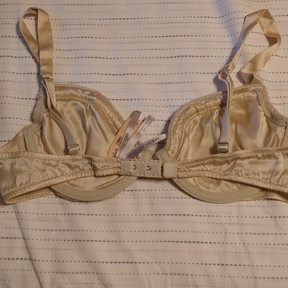 Cashmere bra - Picture 3 of 7